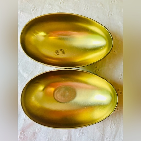 Vintage 1984 Tin Easter Egg Bunny & Ribbons Thomas L Cathey Collection - Picture 3 of 4